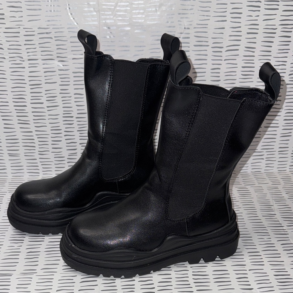 SHEIN Chelsea Boots